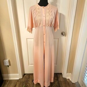 Vintage women's nightgown robe peach